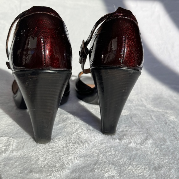 Sofft Carlina Patent Leather T-Strap Peep Toe Pumps Heels Burgundy Size 11M - Picture 5 of 9